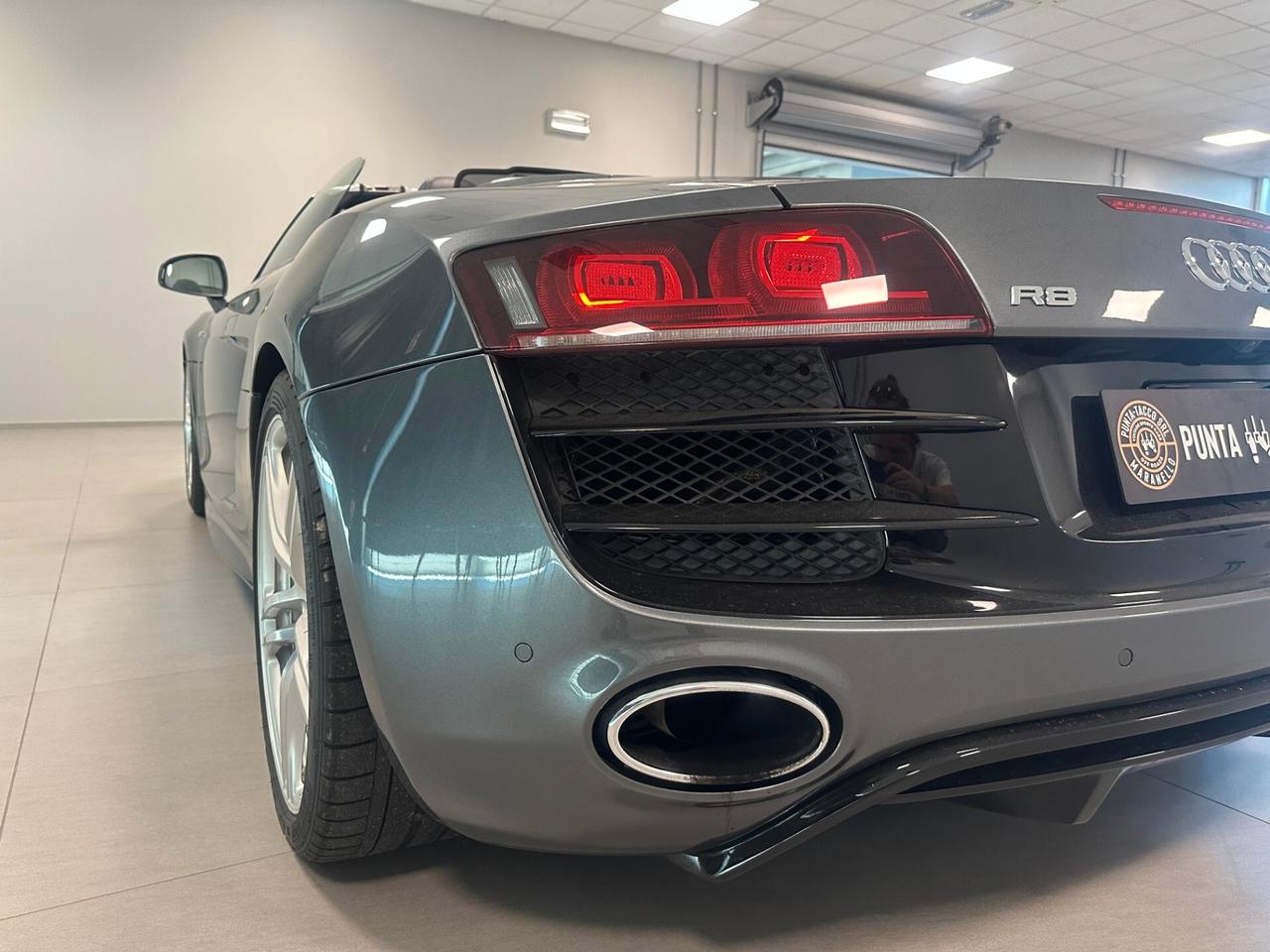 Audi R8 Spyder 5.2 V10 FSI quattro R tronic