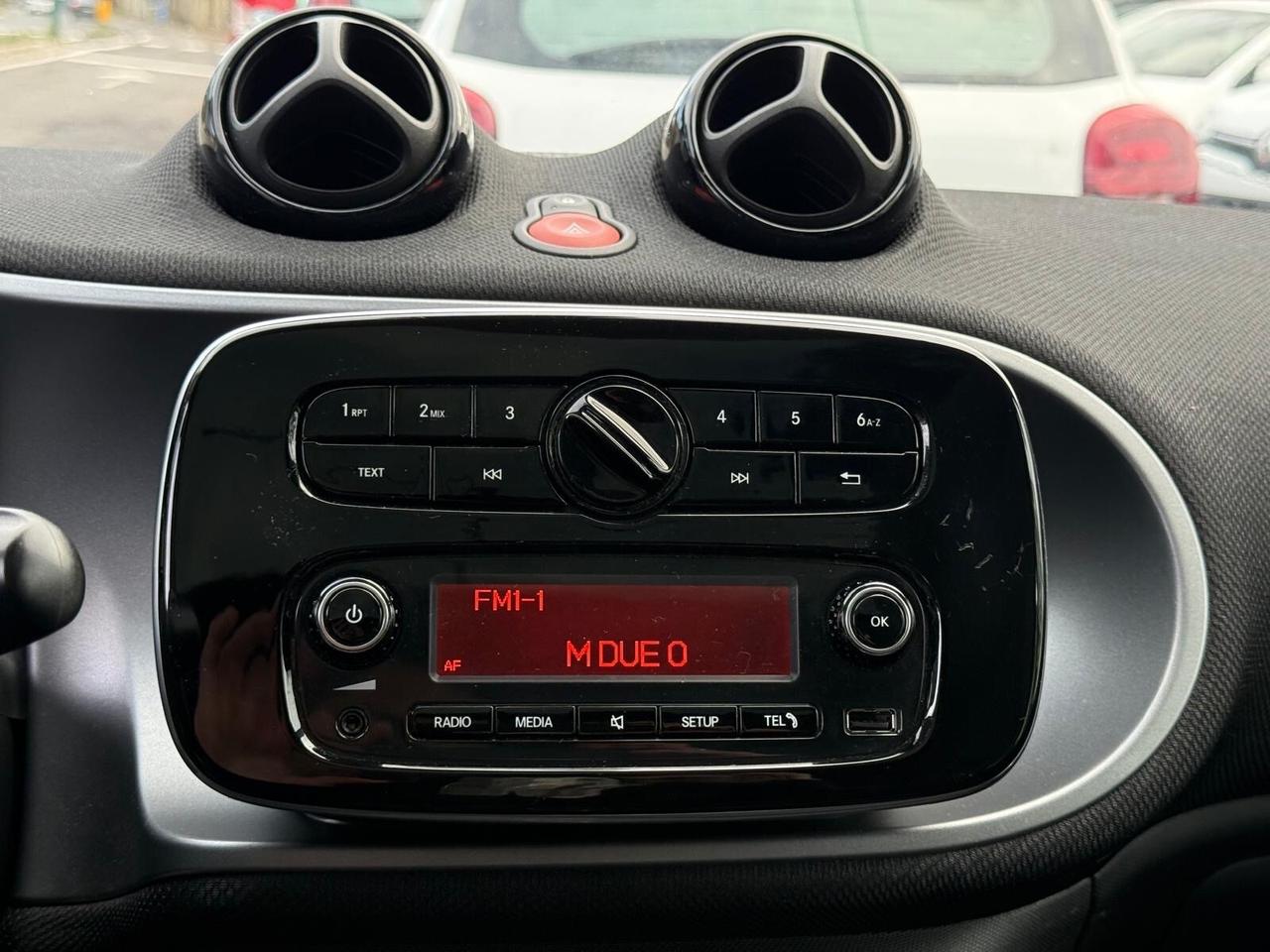 Smart ForTwo 1.0 71cv Coupe Clima cambio Auto Full led tetto panoramico