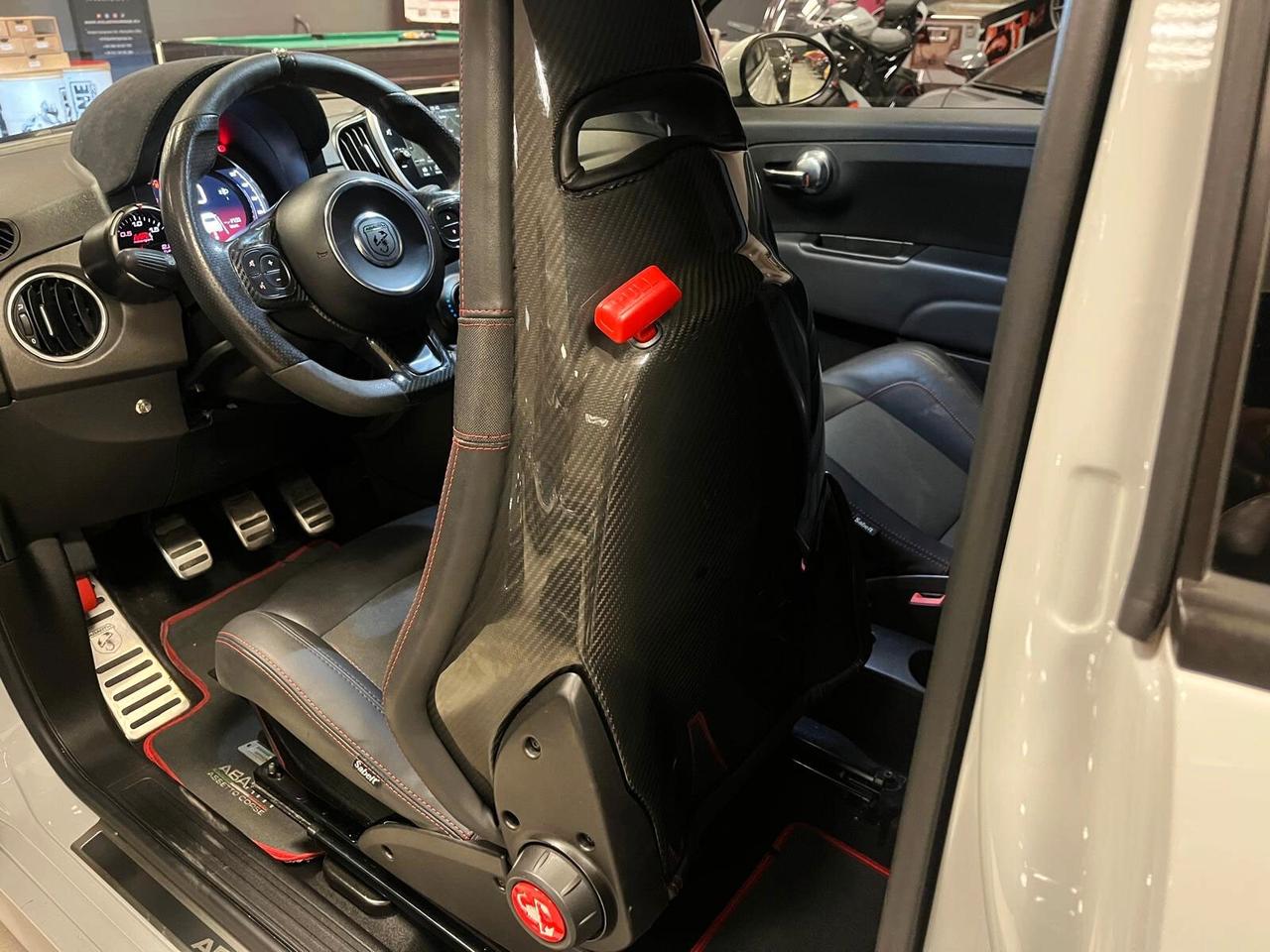 Abarth 595 1.4 Turbo T-Jet 180 CV Esseesse