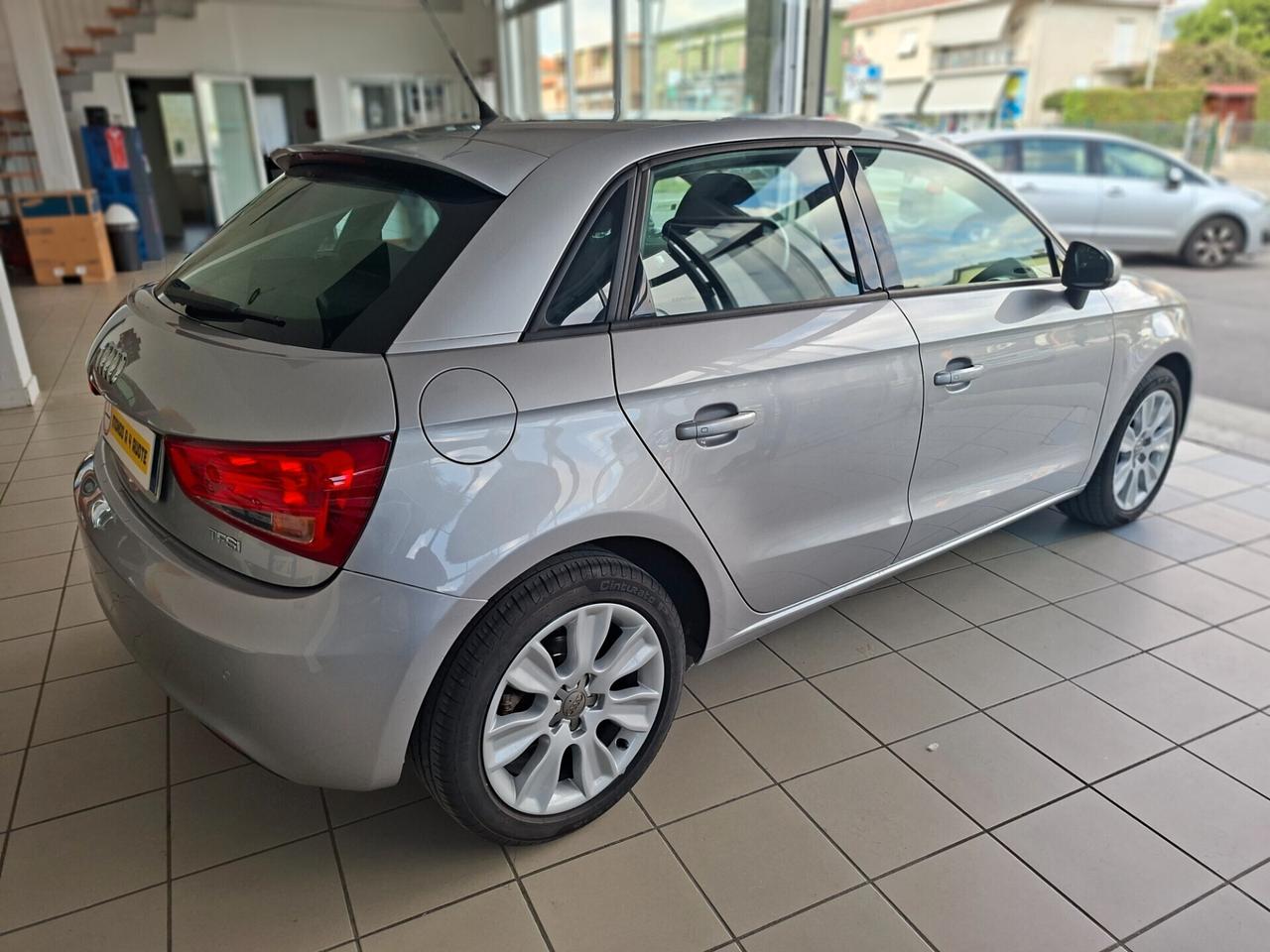 A1 Sportback 1.4 tfsi Ambition 122cv s-tronic Neopatentati