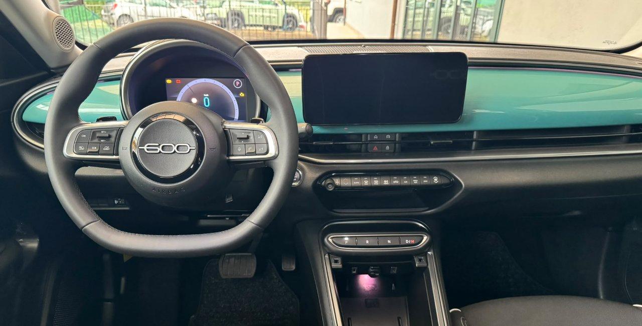 Fiat 600 1.2 hybrid 145cv auto
