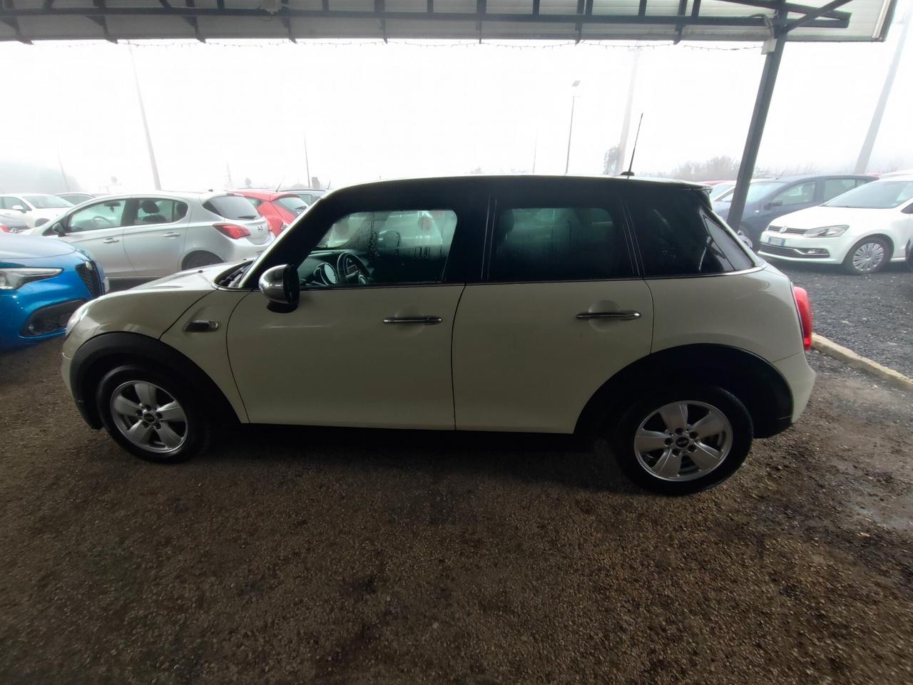 Mini 1.5 Cooper D Business XL 5 porte