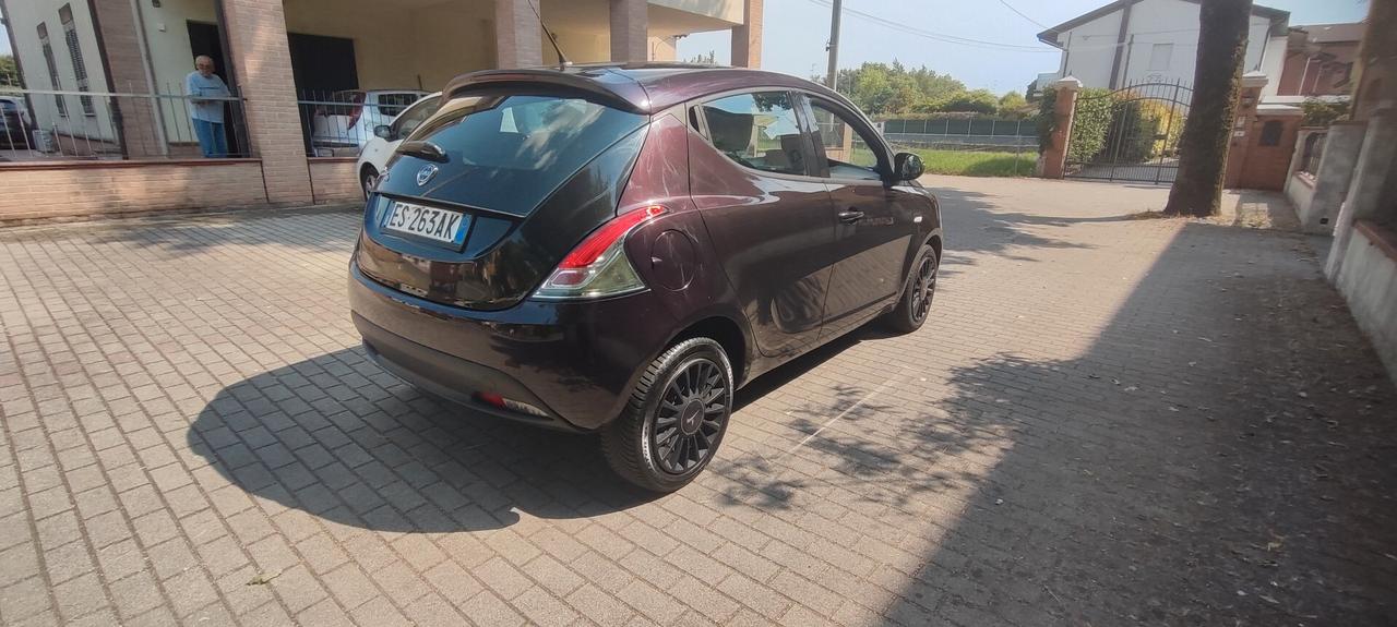 Lancia Ypsilon 1.2 69 CV 5 porte GPL Ecochic Gold