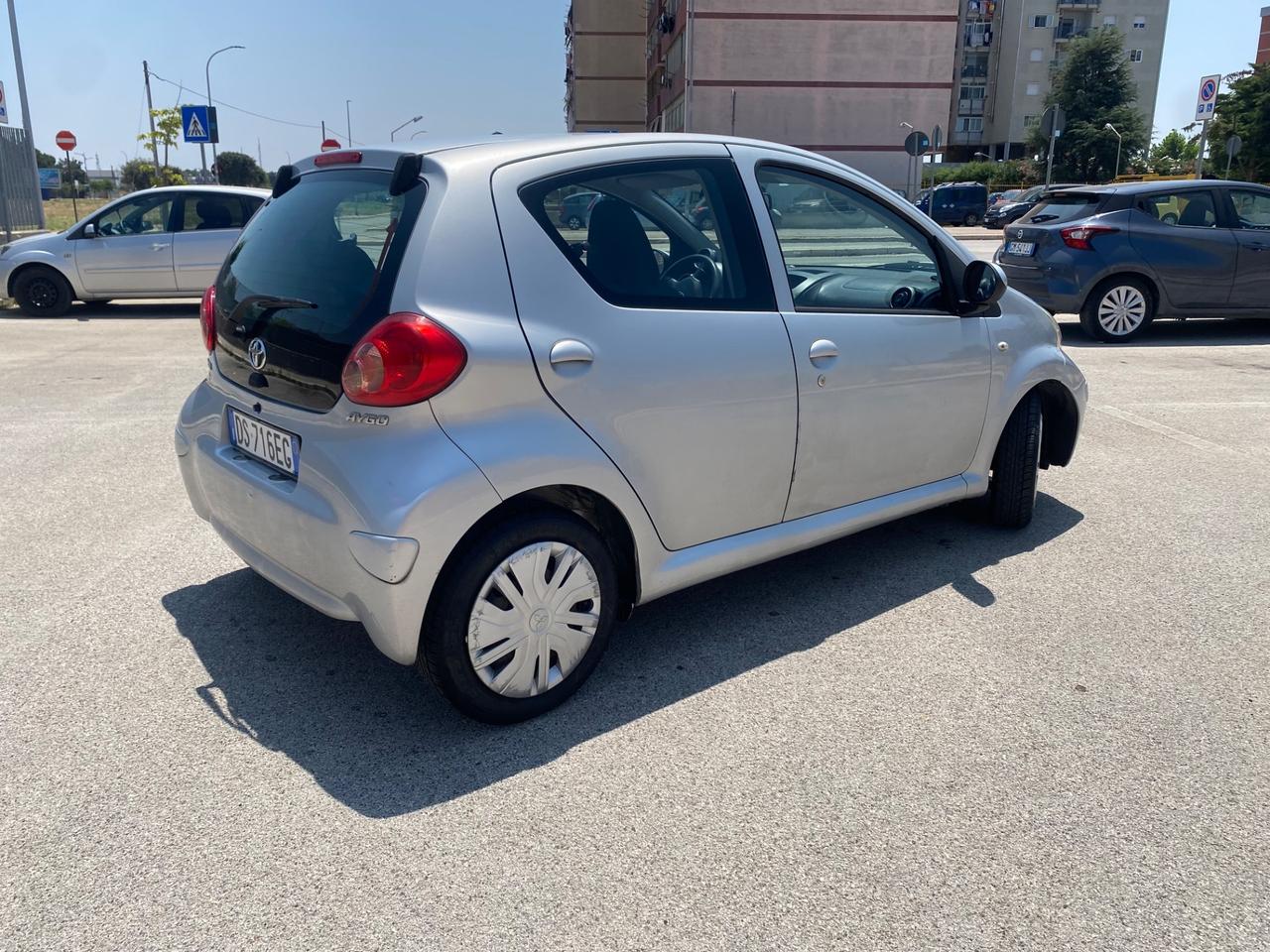 Toyota Aygo 1.0 12V VVT-i 5 porte