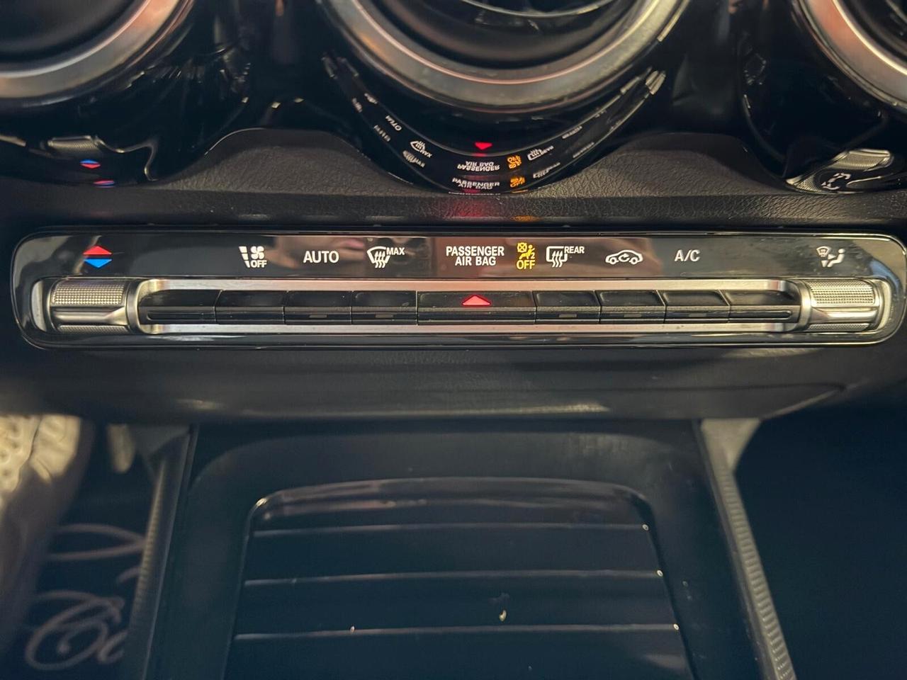 MERCEDES-BENZ GLB 180D SPORT 2.0 116CV PELLE NAVI CAM ANNO 2022