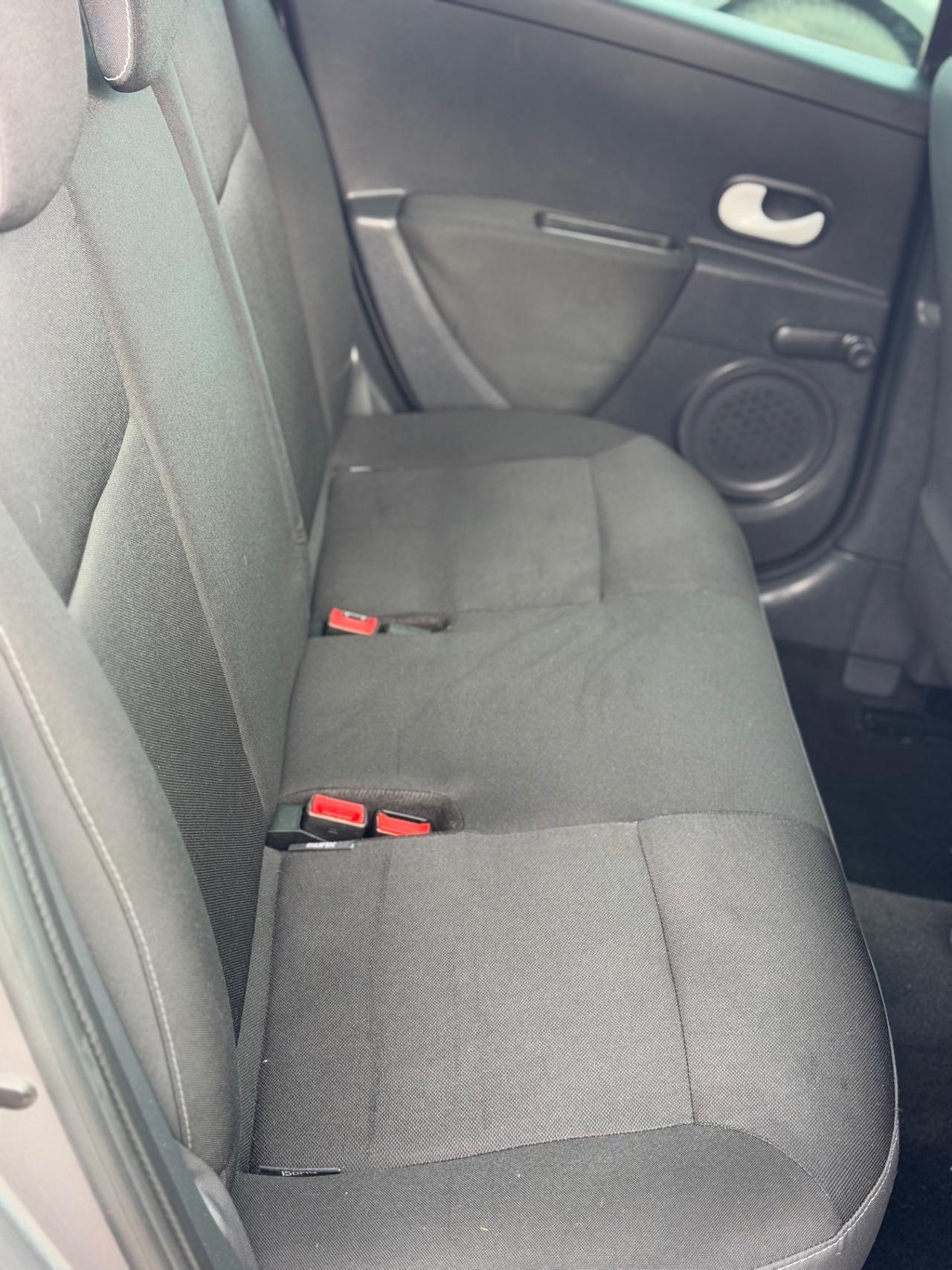 Renault Clio 1.2 16V 5 porte Dynamique