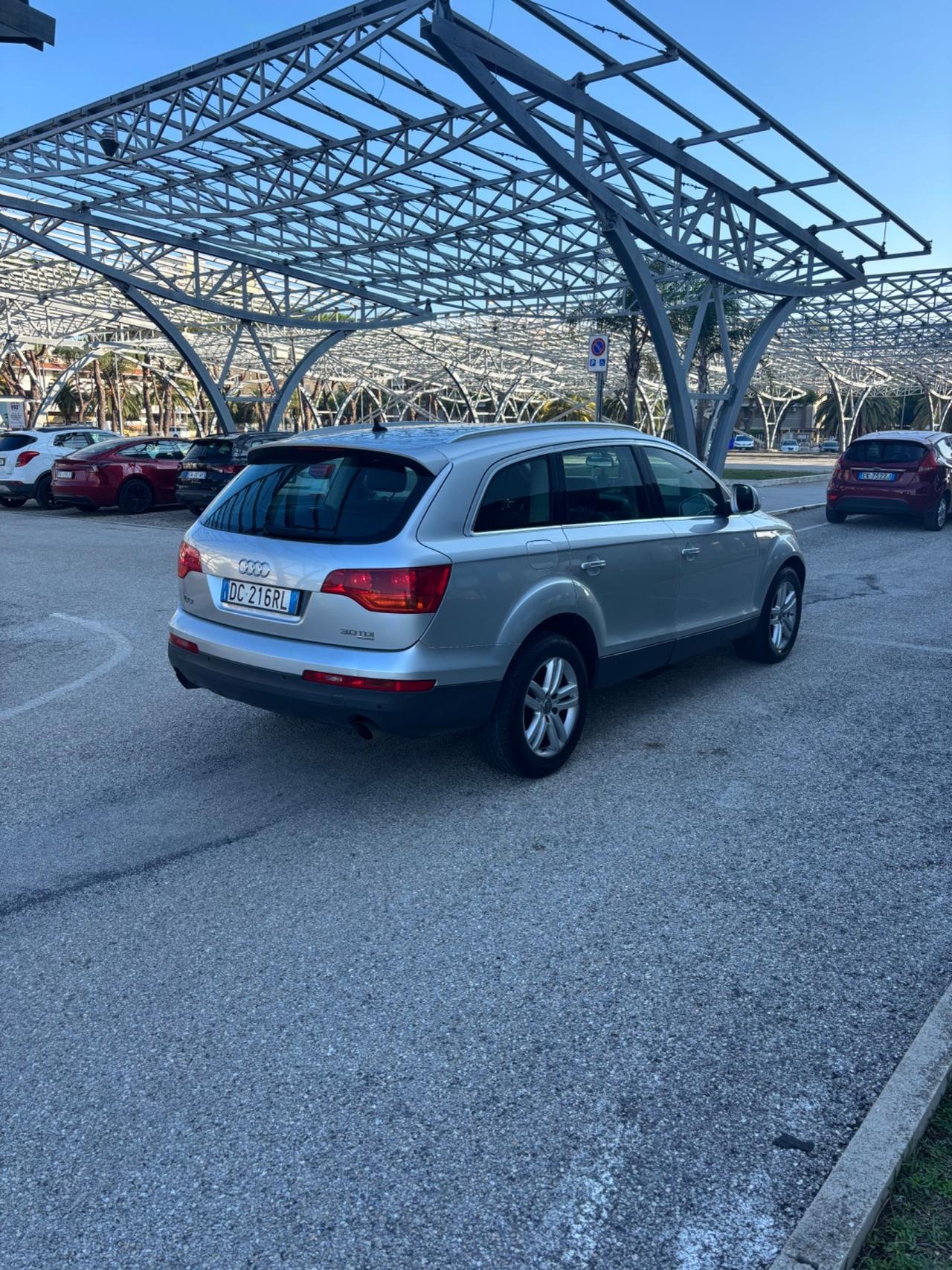 Audi Q7 3.0V6 QUATTRO TIPTRONIC