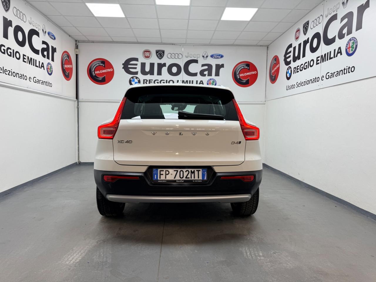 Volvo XC40 D4 2.0 190 CV AWD Geartronic Momentum 03/2018 EURO 6B