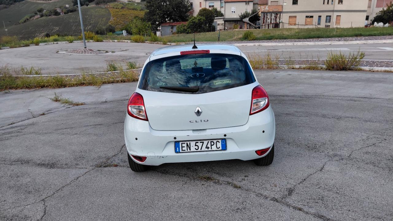 Renault Clio 1.2 16V 3 porte Dynamique