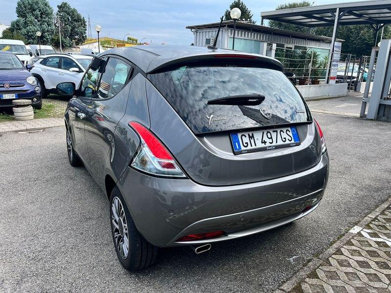 Lancia Ypsilon 1.0 FireFly 5 porte S&S Hybrid Gold Plus