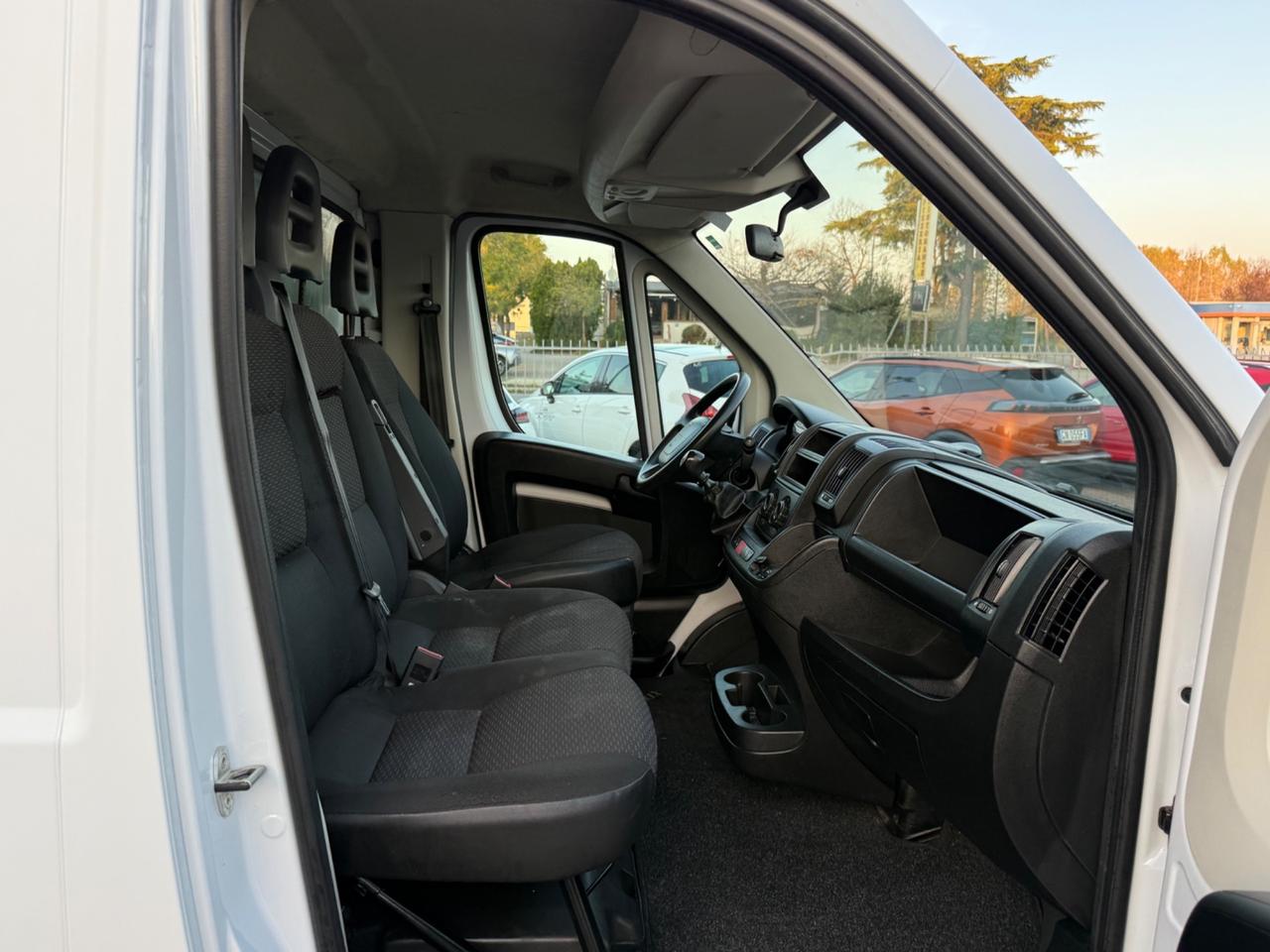 Peugeot Boxer 335 2.2 BlueHDi 140 S&S PC Cabinato