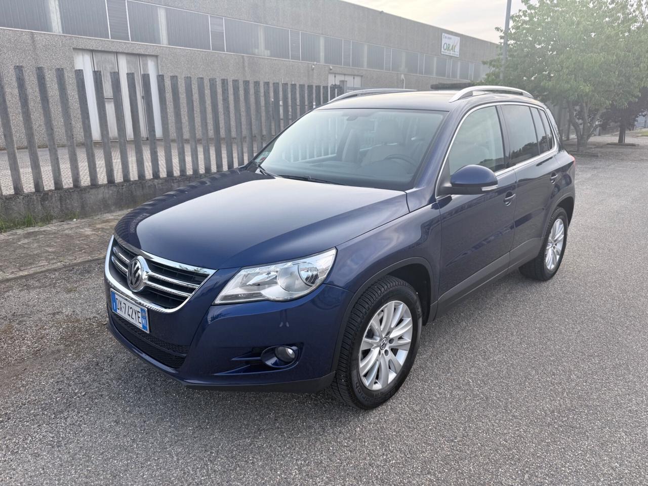 Volkswagen Tiguan 2.0 TDI DPF 4MOTION tiptronic Sport & Style