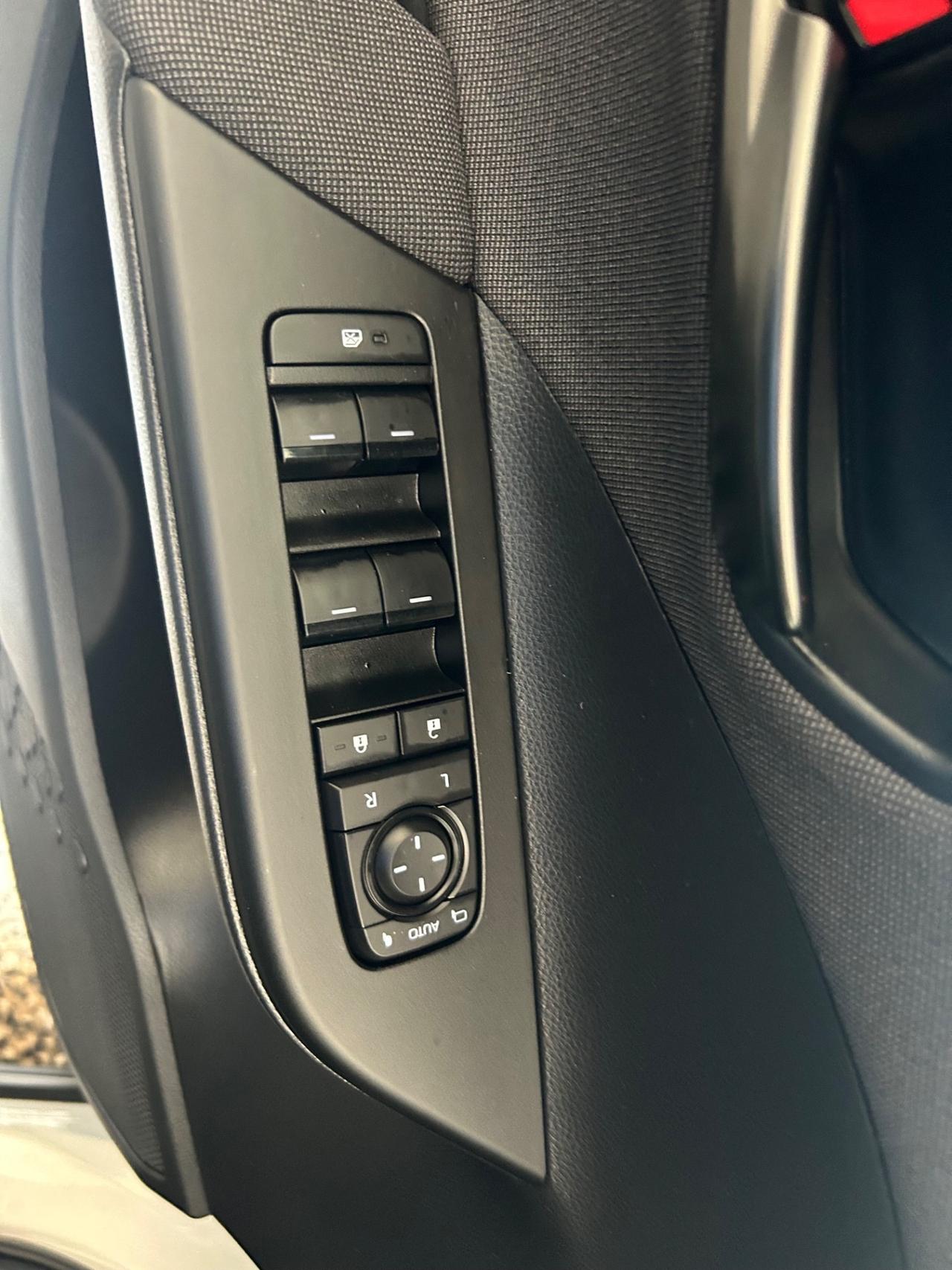 Toyota C-HR 1.8 Hybrid E-CVT Trend