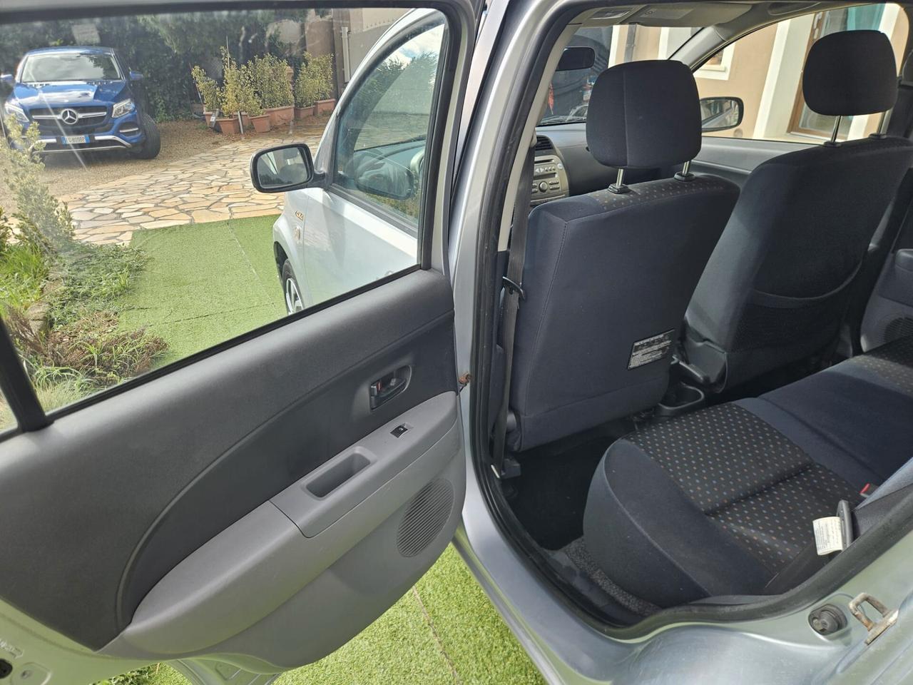 Daihatsu Sirion 1.3 Taka 4WD Green Powered