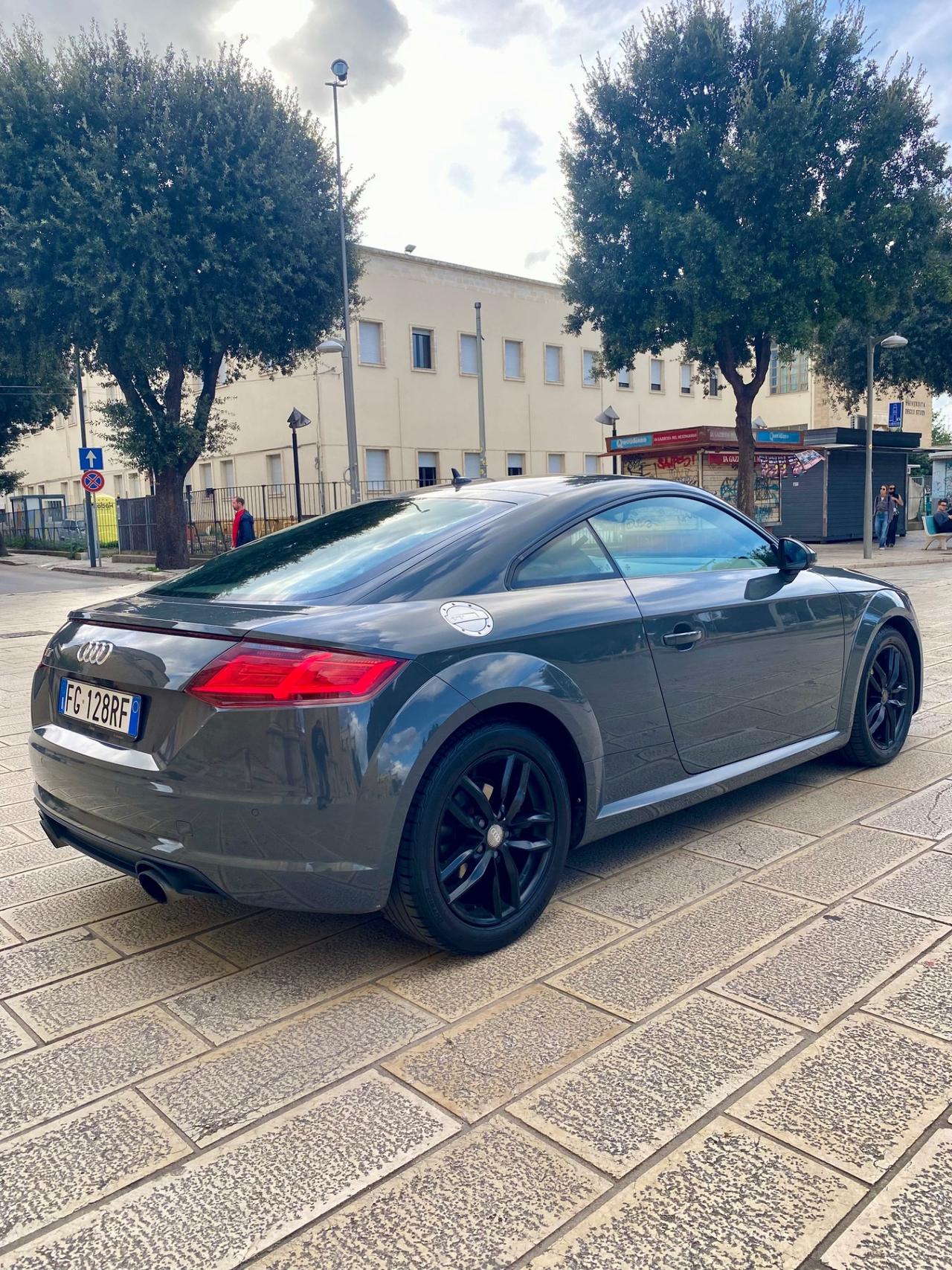 Audi TT Coupé 1.8 TFSI S line