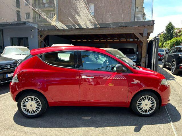 LANCIA Ypsilon 1.2 69 CV 5 porte Silver