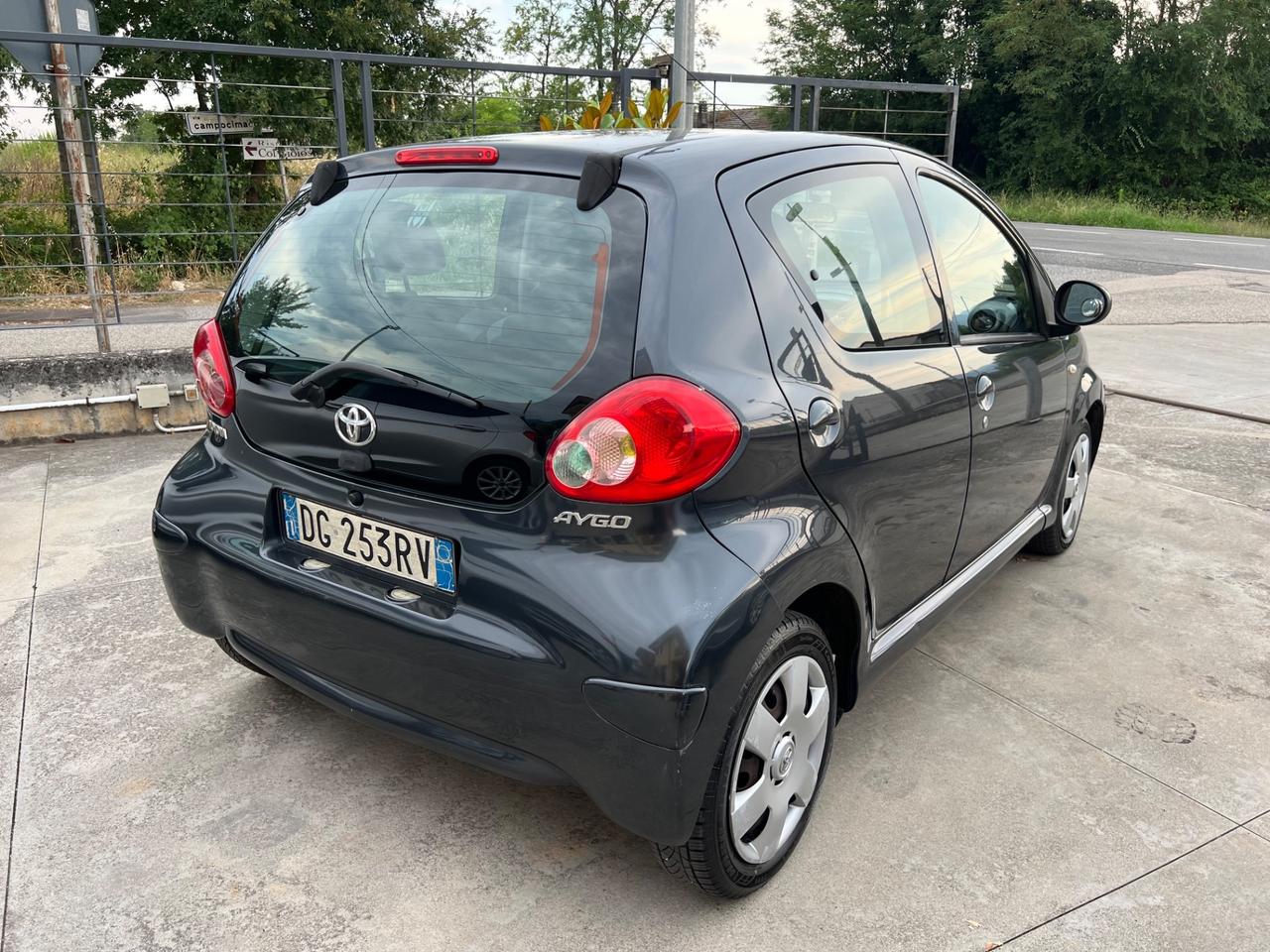 Toyota Aygo 1.0 12V VVT-i 5 porte Sol
