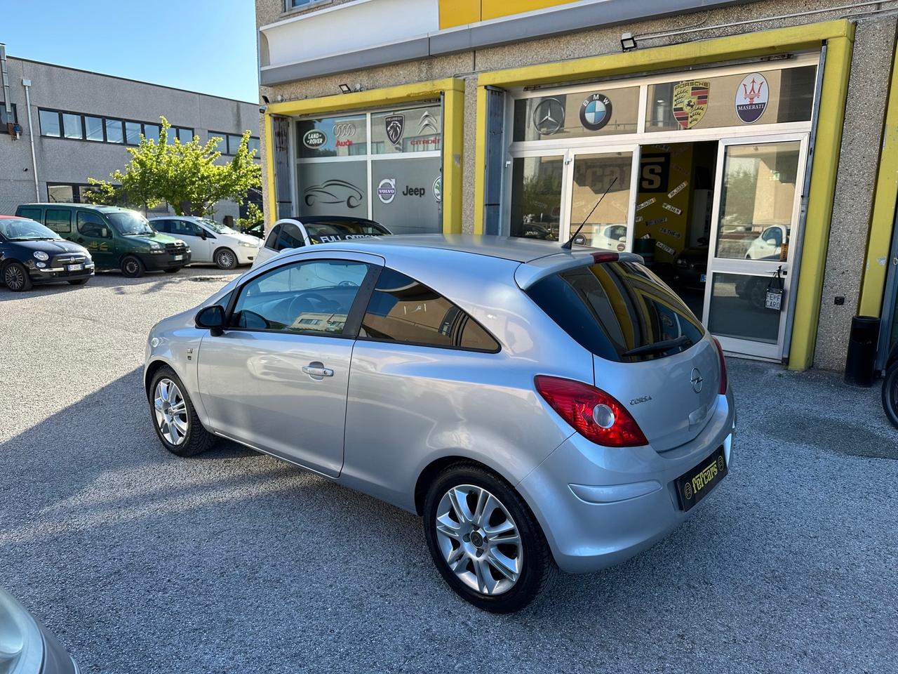 Opel Corsa 1.2 3 porte Club