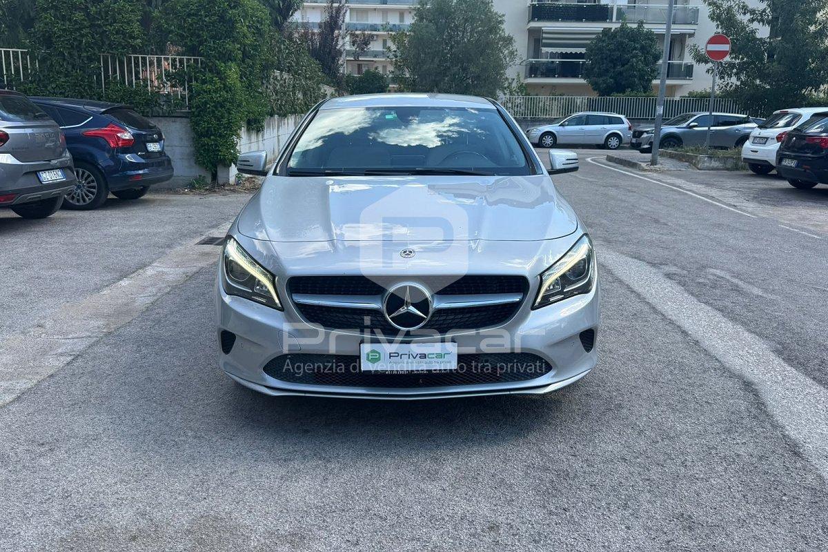 MERCEDES CLA 200 d Automatic Premium