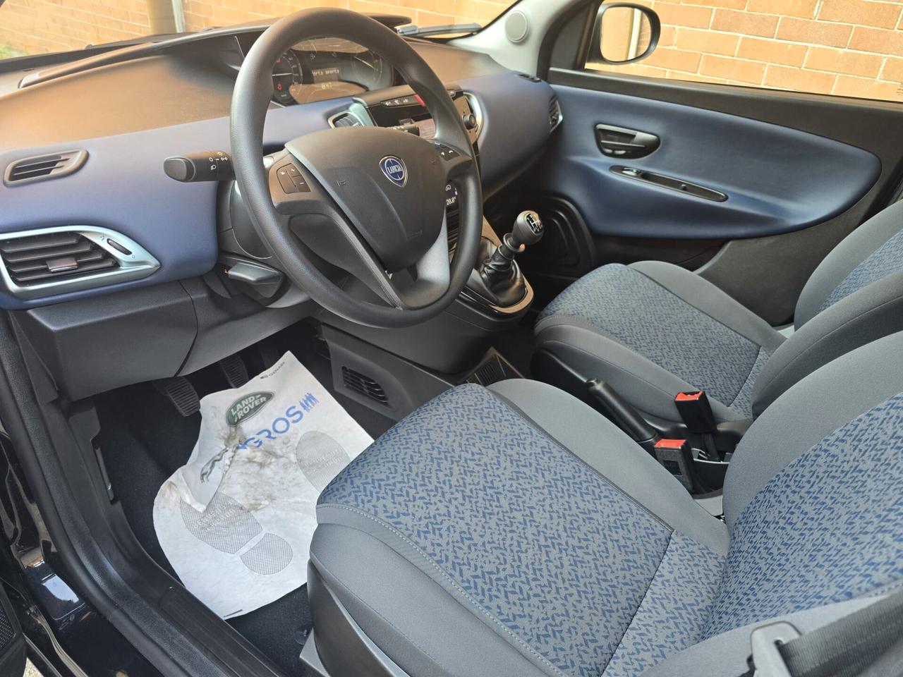 Lancia Ypsilon 1.0 FireFly 5 porte S&S Hybrid Oro