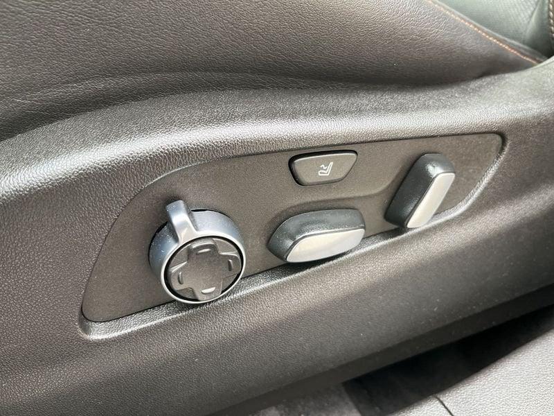 Cadillac XT4 XT4 2.0 td Sport awd auto