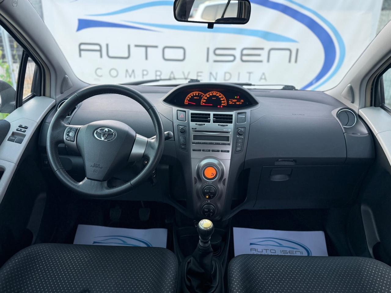 Toyota Yaris 1.3 5 porte SOLO 98.000 KM NEOPATENTATI OK