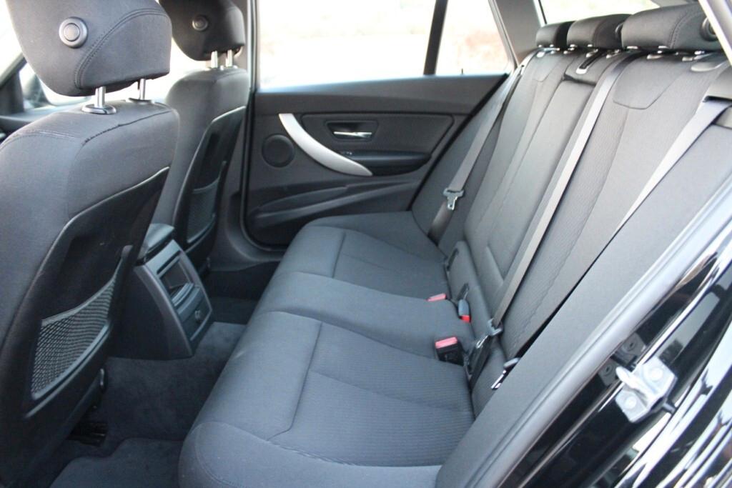BMW 318d Touring Aut. *RETROCAMERA *FULL LED
