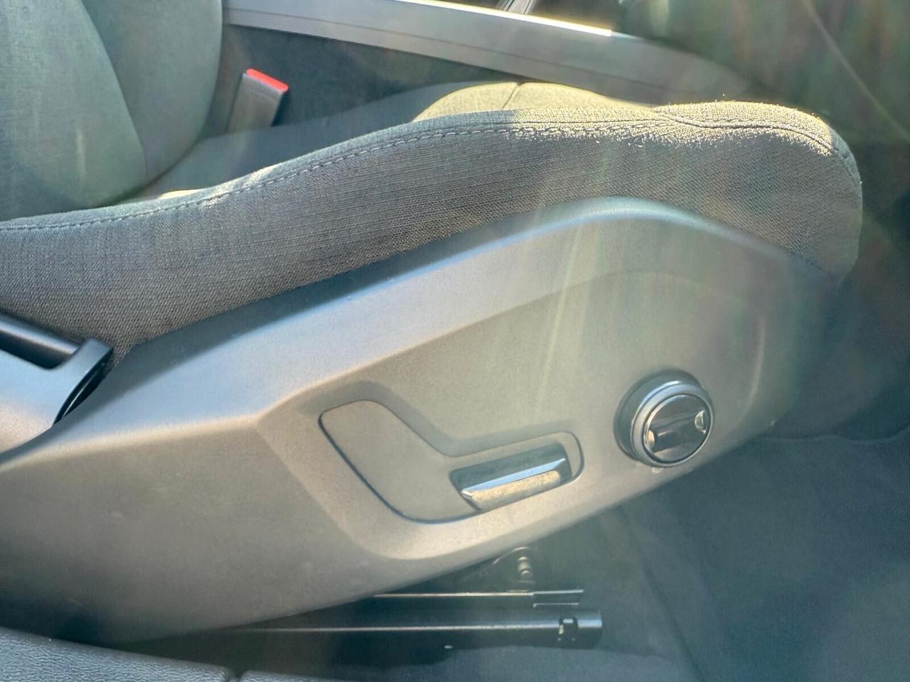 Volvo V60 B4 (d) Geartronic Momentum Pro Business PILOT ASSIST