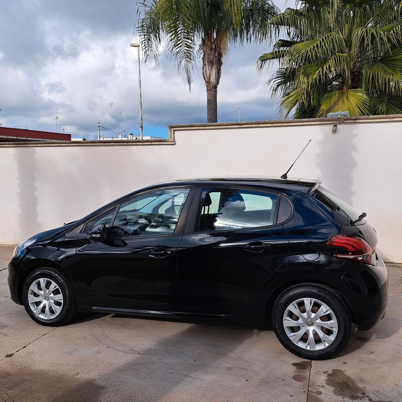 Peugeot 208 BlueHDi 75 5 porte Allure