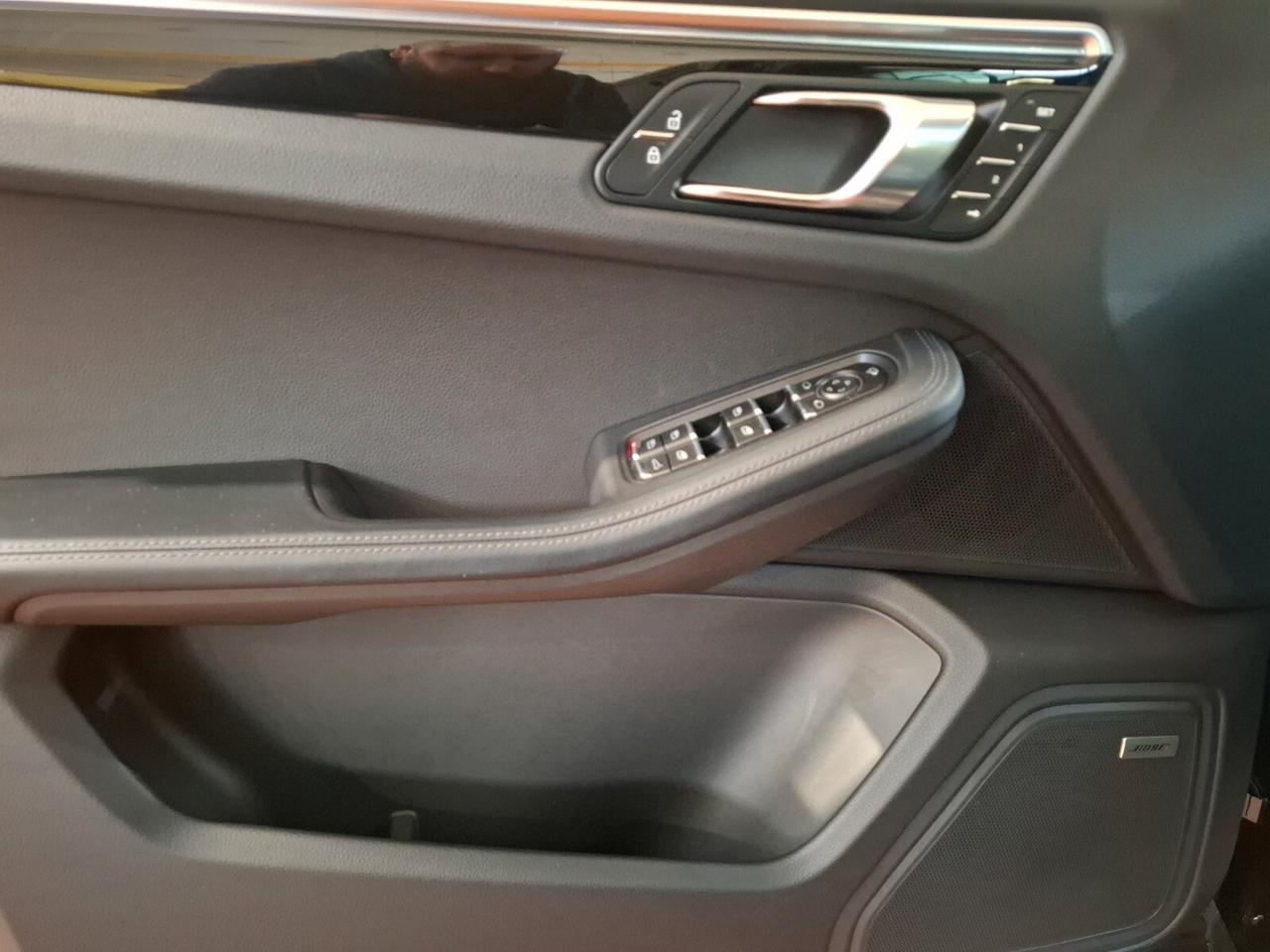 Porsche Macan 2.0 T PDK FULL OPTIONALS NOLEGGIO lungo termine