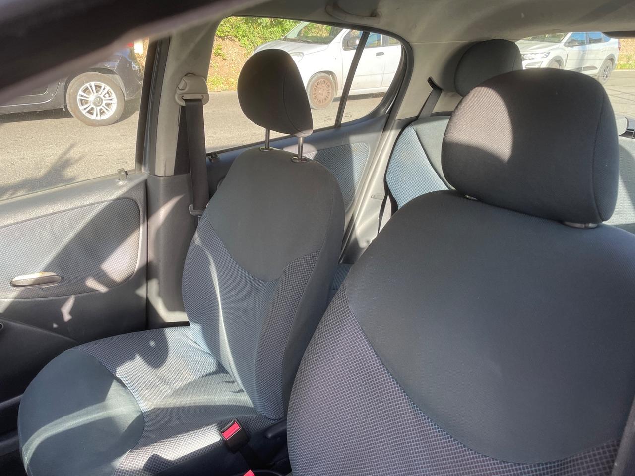 Toyota Yaris 1.3i 16V cat 5 porte Sol Blue