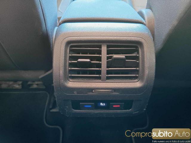VOLKSWAGEN Touran 1.6 TDI 115 CV SCR DSG Executive BlueMotion Tech.