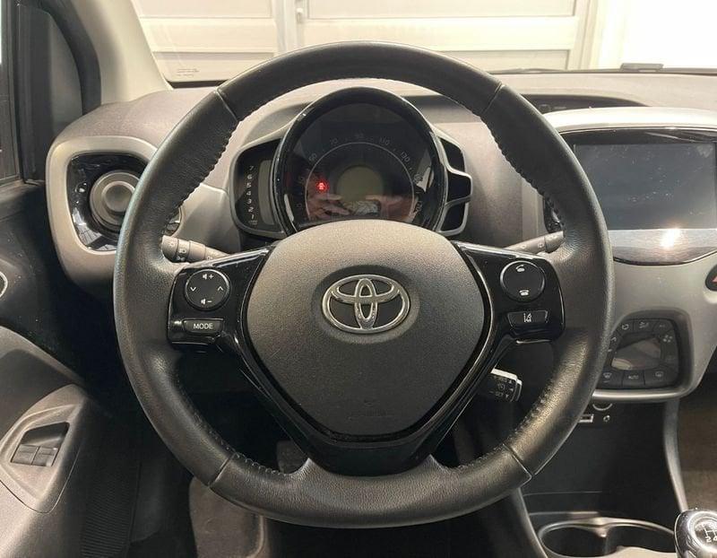 Toyota Aygo Connect 1.0 VVT-i 72 CV 5 porte x-fun