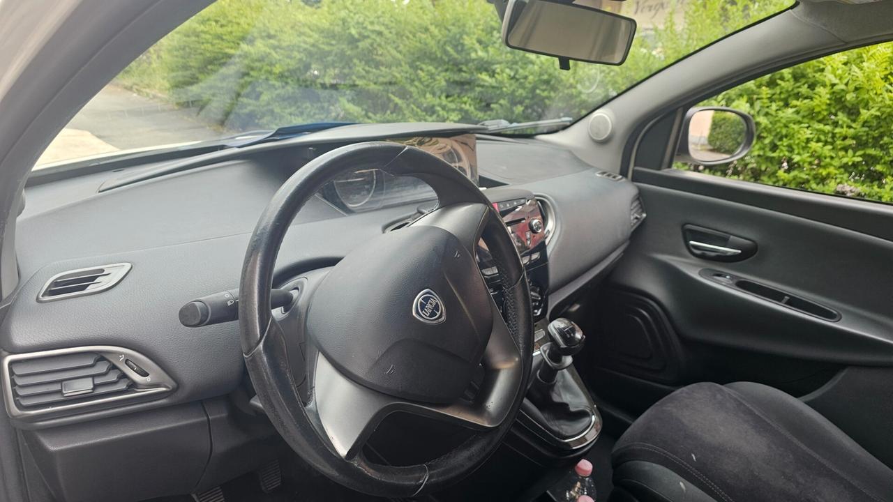 Lancia Ypsilon 1.2 69 CV 5 porte GPL Ecochic Elefantino
