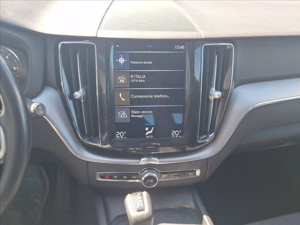 VOLVO XC60 2.0 d4 Momentum auto my20 del 2020