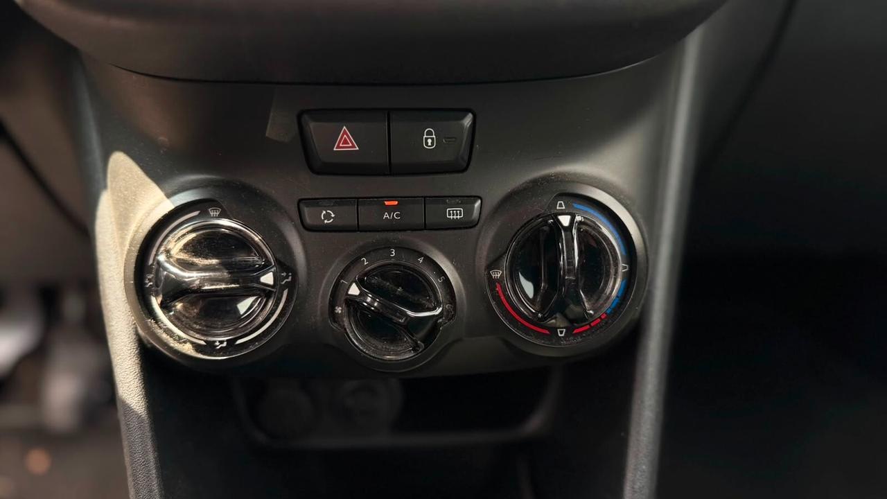 Peugeot 208 1.0 benzina 2015 neop.