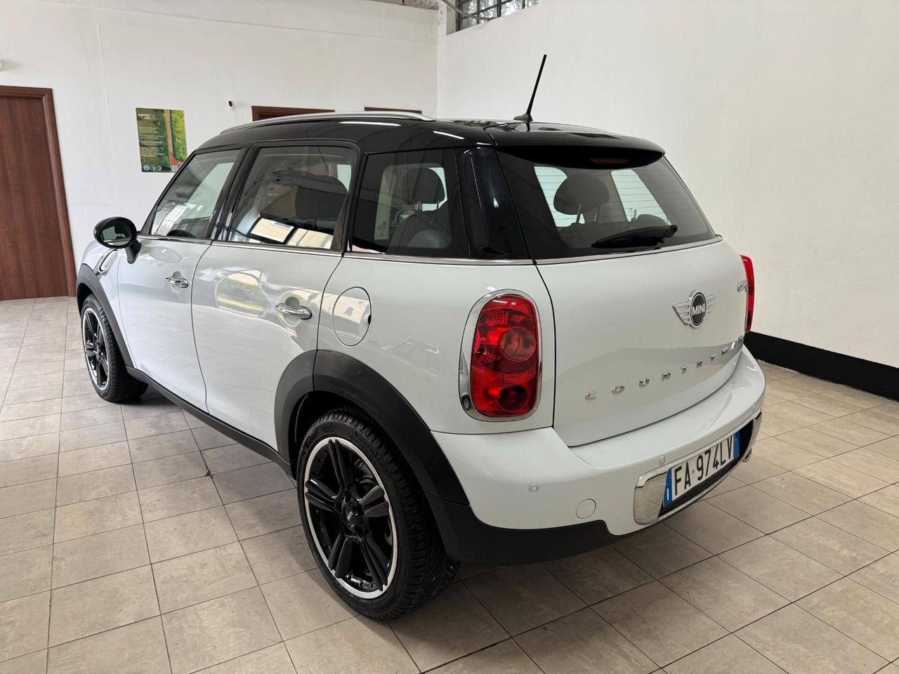 Mini Cooper 2015 D Countryman Mini 1.6 Cooper D KM 125000