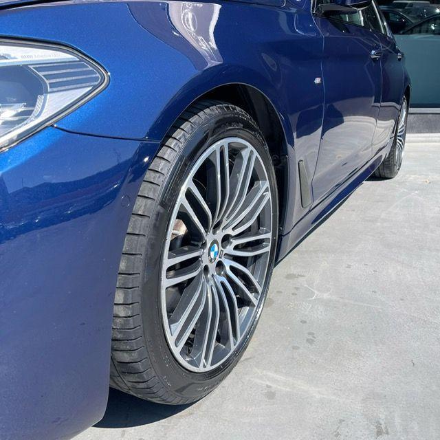 BMW - Serie 5 - 520d Msport