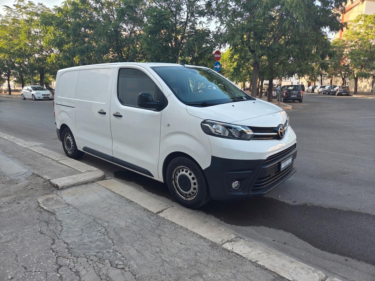 TOYOTA PROACE 2021 L2H1 1.5 120CV