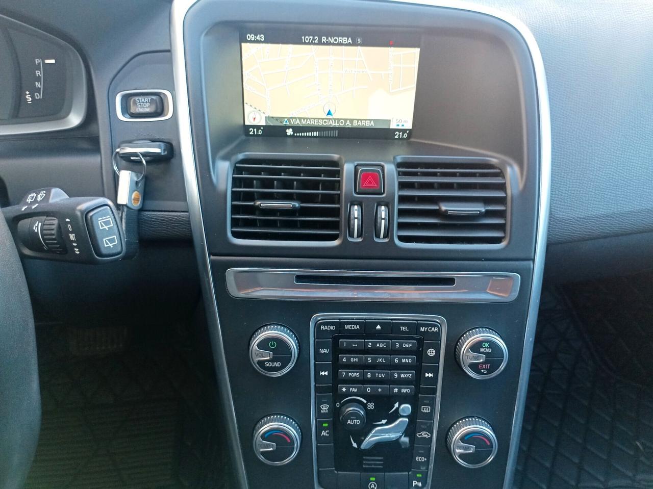 Volvo XC 60 D4 Geartronic R-design Momentum FWD TRAZIONE ANTERIORE