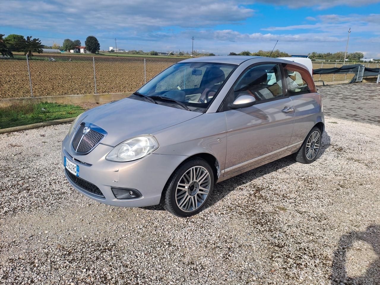 Lancia Ypsilon 1.2 Oro Plus