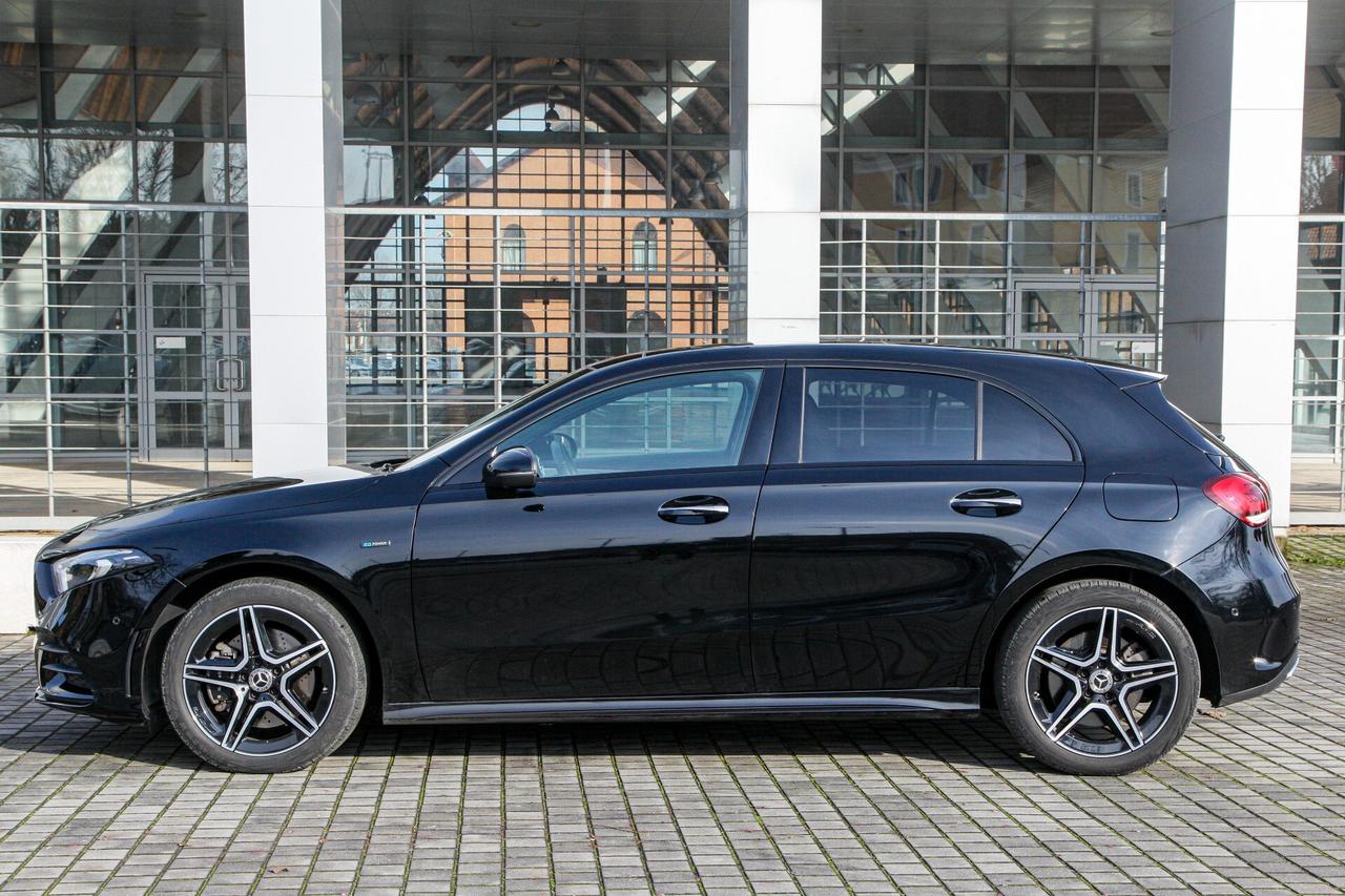 Mercedes-benz A 250e AMG Night Plug-in Hybrid