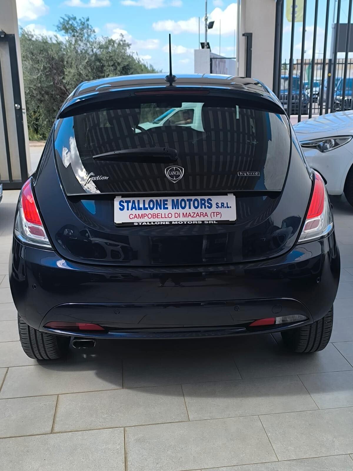 Lancia Ypsilon 1.0CC 69CV Hybrid Ecochic Gold 2021