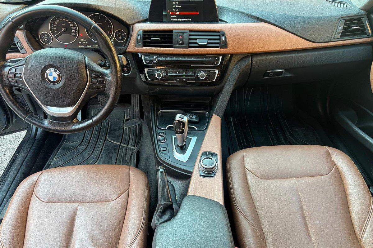 BMW 320d xDrive Touring Luxury