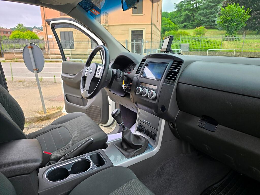 Nissan Navara 2.5 dCi 190CV 4 porte Double Cab LE