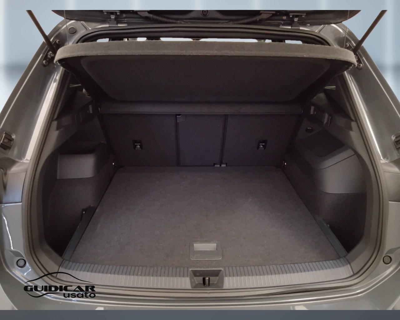 VOLKSWAGEN Tiguan III 2024 - Tiguan 2.0 tdi R-Line 150cv dsg