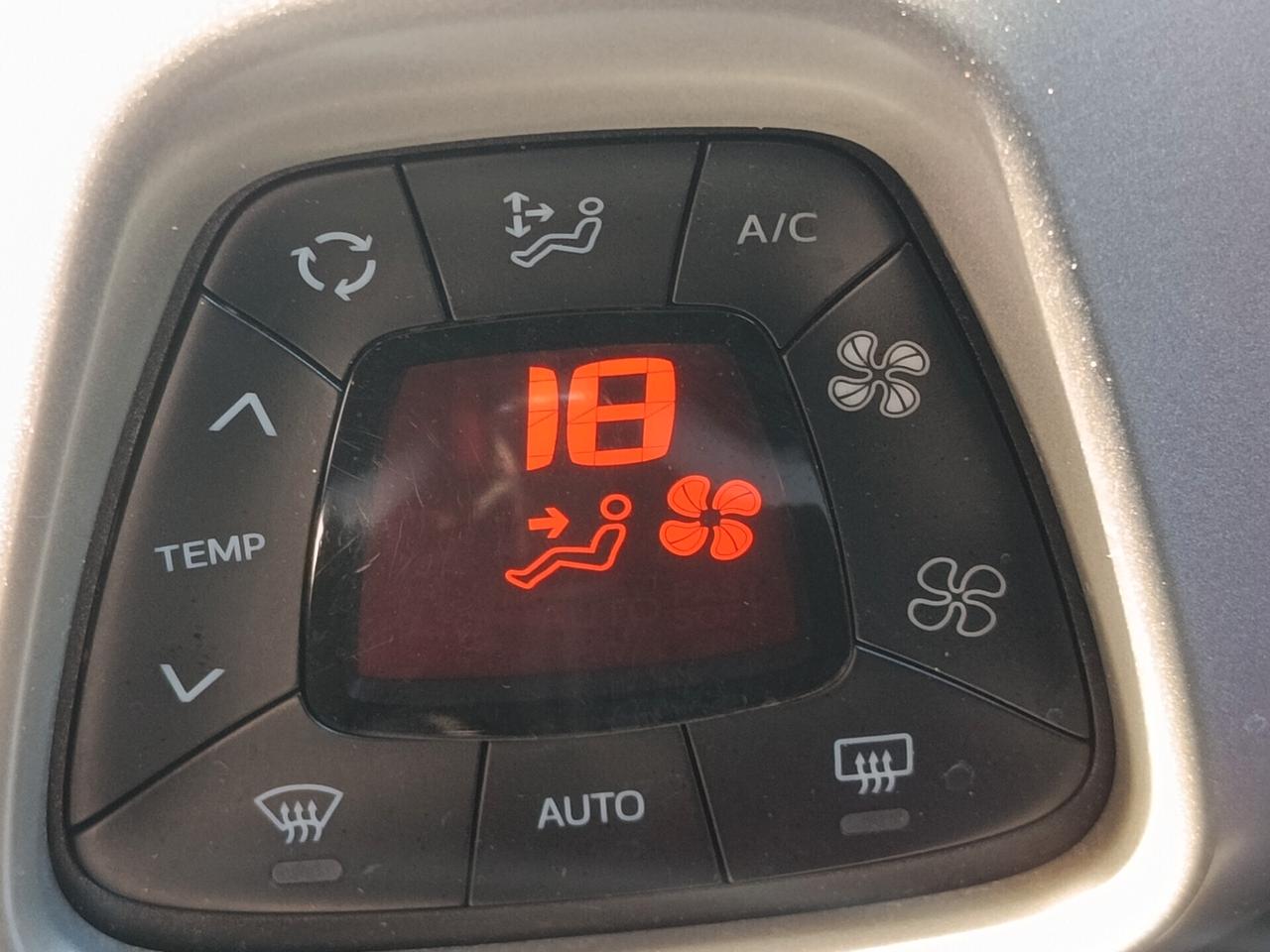 Toyota Aygo 1.0 VVT-i 69 CV 5 porte x-cite