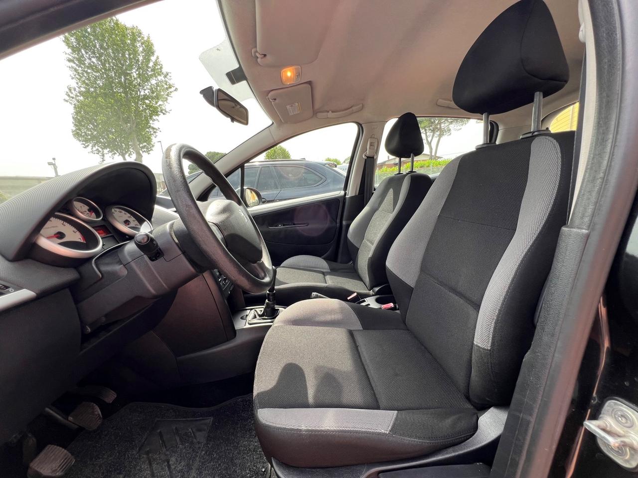 Peugeot 207 1.4 8V 75CV 3p. X Line ECO GPL