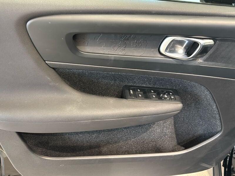 Volvo XC40 T2 automatico Essential