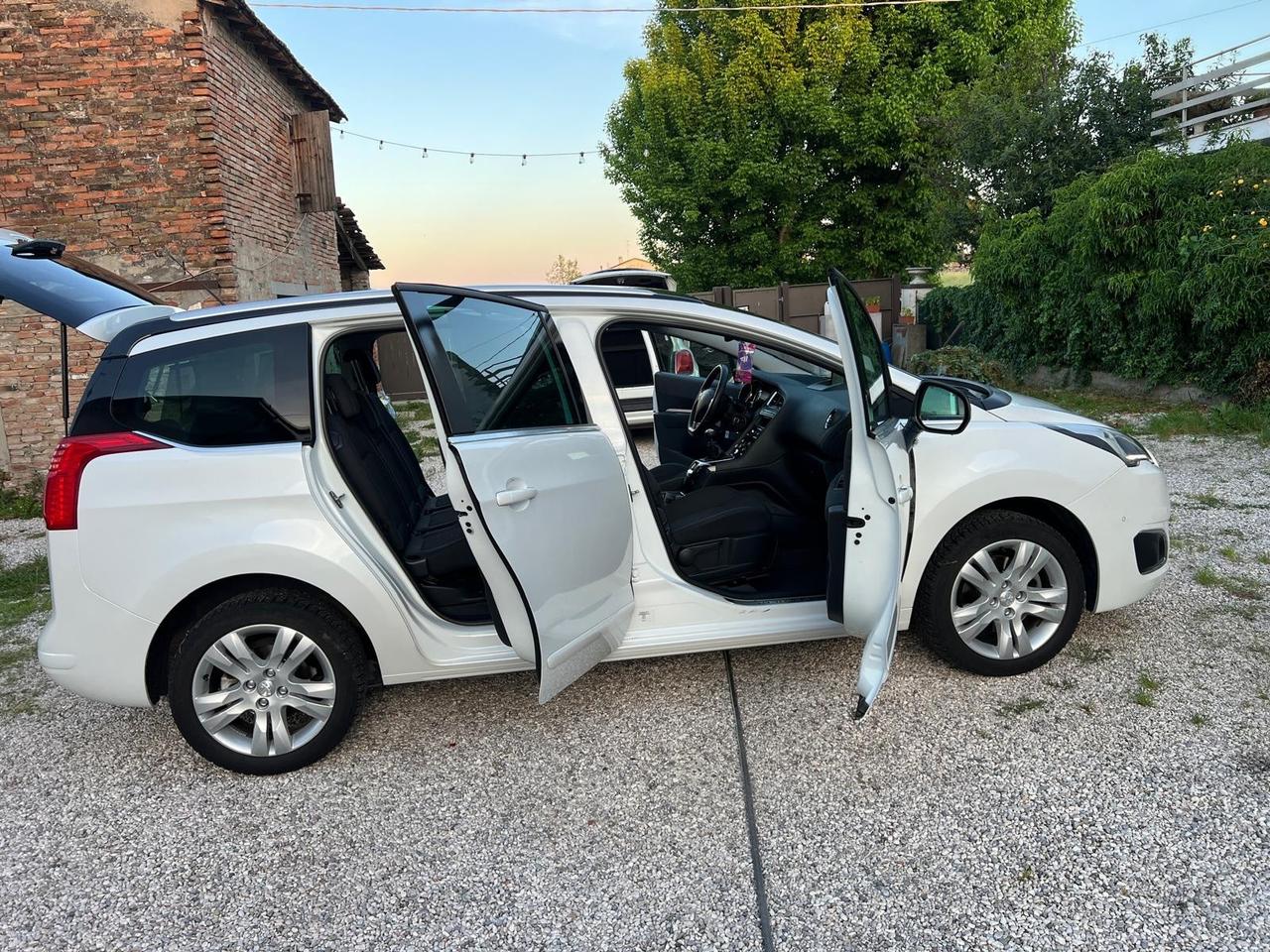 Peugeot 5008 BlueHDi 120 S&S Allure